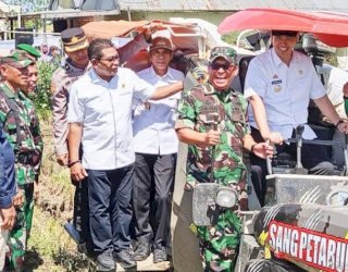Ketua DPRD Haris Gani Bersama Bupati Pangkep Yusran Hadiri Panen Raya Padi di Labakkang