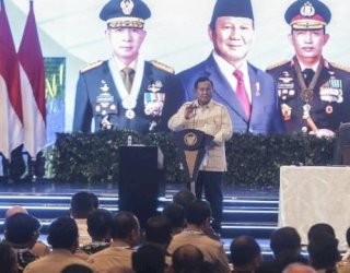 Prabowo ke TNI/Polri: Bersihkan Diri Kalian Sebelum Saya Ambil Tindakan