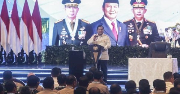 Prabowo ke TNI/Polri: Bersihkan Diri Kalian Sebelum Saya Ambil Tindakan