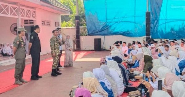Bupati Bone Andi Asman Minta Kadisdik Gratiskan Tes Urine Kepsek dan Seragam Sekolah