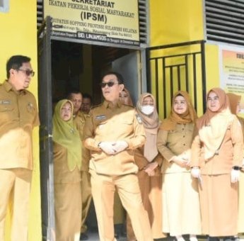 Bupati Suwardi Pantau Langsung Sejumlah Instansi, Pastikan Pelayanan Publik Berjalan Optimal di Soppeng