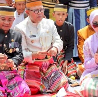 Hari Jadi Bone ke-695 Dimeriahkan dengan Mattompang Akbar 10.000 Bilah