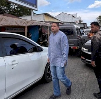 Geram Lihat Pengendara Lawan Arus, Wali Kota Munafri Turun Langsung Atasi Kemacetan di Jalan Leimena