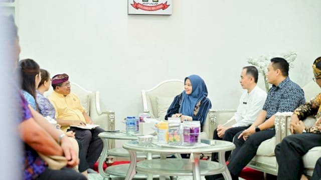 Wakil Gubernur Sulsel, Fatmawati Rusdi, menerima audiensi jajaran PHDI Sulsel.