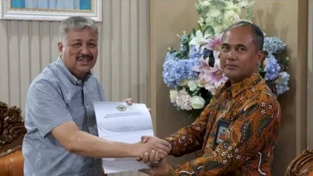 Bupati Pinrang, Irwan Hamid, menerima kunjungan Tim Pemeriksa BPK RI Perwakilan Sulsel.