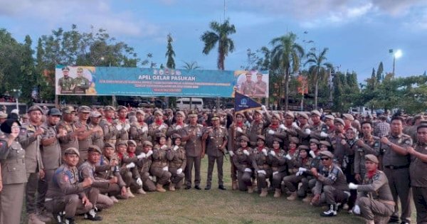 Satpol PP Bone Juara 3 Lomba Defile di Wajo