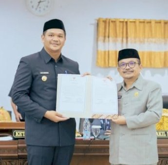 Bupati Bantaeng Uji Nurdin Sampaikan LKPJ Tahun Anggaran 2024