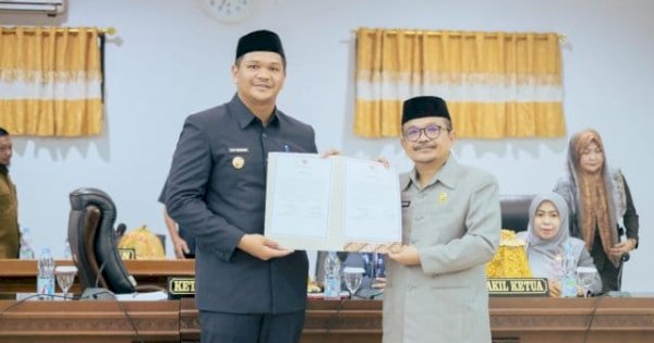 Bupati Bantaeng Uji Nurdin Sampaikan LKPJ Tahun Anggaran 2024