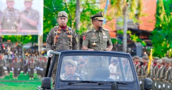 Gubernur Sulsel Andi Sudirman Pimpin Apel Satpol PP di Wajo, Naik Mobil Listrik Jeep Andalan-Cek Kesiapan Pasukan