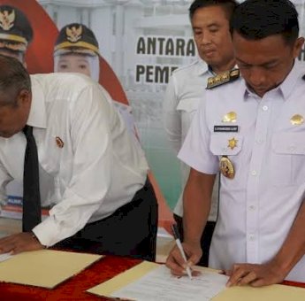 Bupati, Kajari, dan Kades se-Sidrap Teken MoU Pengawasan Dana Desa