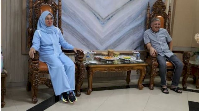 Bupati Pinrang H.A. Irwan Hamid, S.Sos menerima secara langsung kunjungan silaturrahmi Bupati Gowa, Sitti Husniah Talenrang.