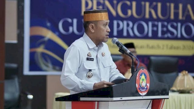 Bupati Jeneponto Paris Yasir, Hadiri Pengukuhan Guru Profisional