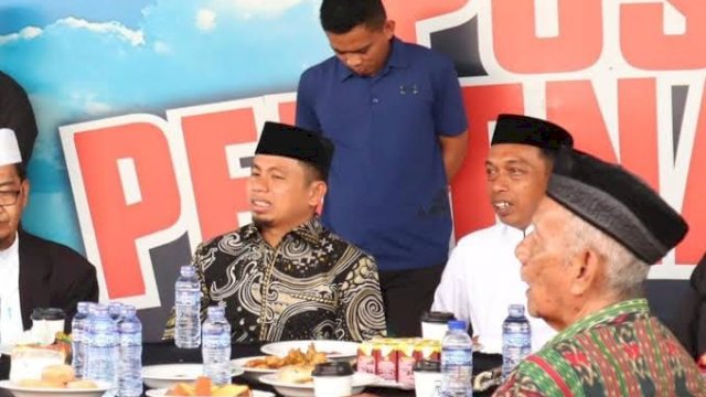 Melayat ke Rumah Duka Ibu Mertua Bupati Sidrap, Tasming Hamid Sampaikan Belasungkawa