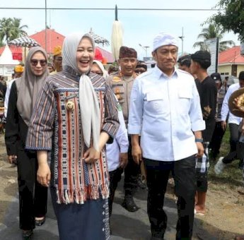 Wagub Sulsel Fatmawati Rusdi Tekankan Pentingnya Persatuan di Perayaan Dharma Santi 1947 Saka di Lapangan Tomoni Timur, Ribuan Umat Hindu Hadir