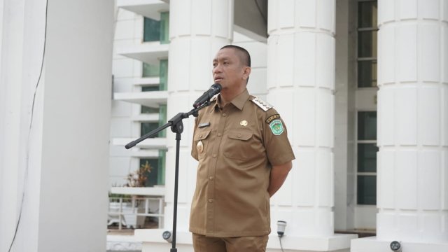 Bupati Lutim Ibas Tegaskan Pentingnya Kedisplinan Atribut Pakaian,
