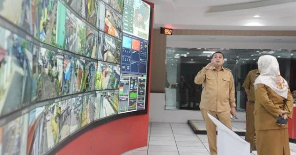Wali Kota Munafri Tinjau War Room, Tingkatkan Keamanan Lorong Lewat Pantauan CCTV