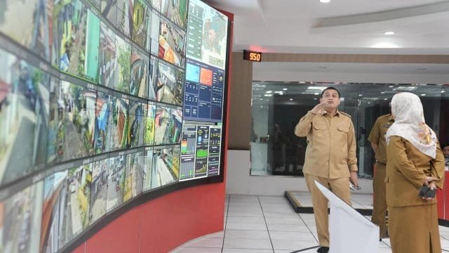 Wali Kota Munafri Tinjau War Room.