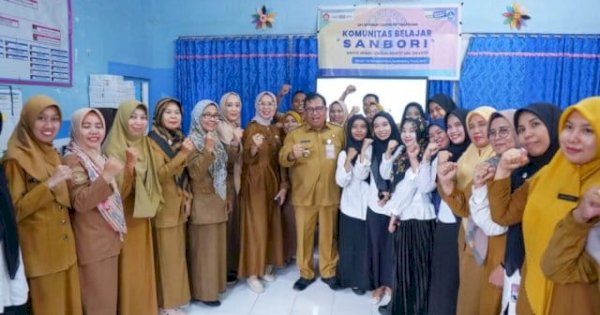 Bupati Takalar Daeng Manye Sidak SDN 1 Centre Pattallassang, Tinjau Proses Belajar dan Pemanfaatan Aplikasi Skul.id