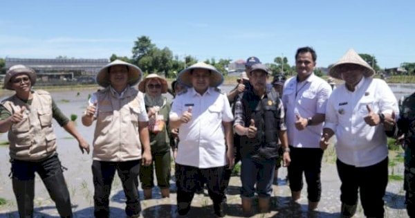 Hadiri Gerakan Menanam Padi, Wali Kota Munafri Tekankan Dukungan Swasembada Pangan