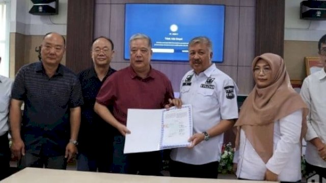 Bupati Pinrang H. A. Irwan Hamid, S.Sos menerima secara langsung kunjungan calon investor asal Tiongkok.
