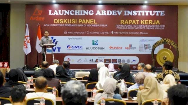 Ketua DPRD Kota Makassar, Supratman, menghadiri peluncuran resmi Ardev Institute.