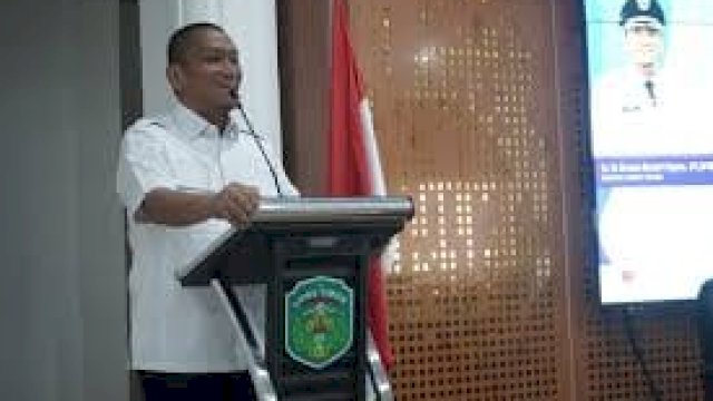 Bupati Luwu Timur, H. Irwan Bachri Syam membuka secara resmi acara Konferensi PGRI Kabupaten Masa Bakti 2025-2030.