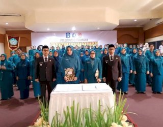 Bupati Soppeng Lantik Pengurus TP PKK dan Dekranasda Soppeng Masa Bakti 2025-2030