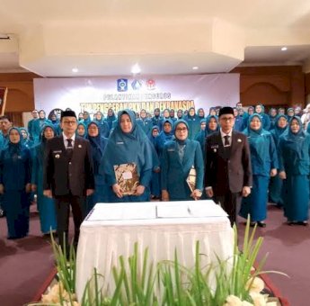 Bupati Soppeng Lantik Pengurus TP PKK dan Dekranasda Soppeng Masa Bakti 2025-2030