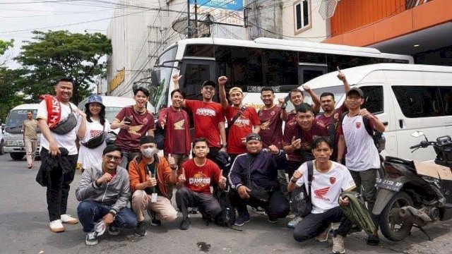 Cahaya Bone menyediakan layanan shuttle bus khusus bagi para supporter setia Juku Eja.