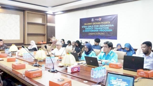 Peserta STEM Girls for Indonesia Energy Transition: A Mentorship Program.