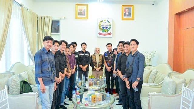 Wakil Gubernur Sulawesi Selatan, Fatmawati Rusdi, menerima audiensi Himpunan Mahasiswa Mesin Fakultas Teknik UNM.