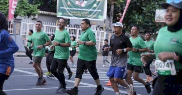 Wali Kota Munafri Ikut Semarakkan Fun Run MAIR 2025 di Makassar