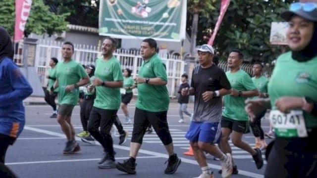 Wali Kota Munafri Ikut Semarakkan Fun Run MAIR 2025 di Makassar