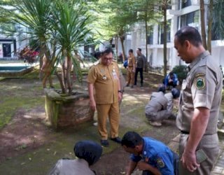 Wujudkan Program Unggulan Takalar, Daeng Manye Instruksikan Halaman Kantor Bupati diBenahi