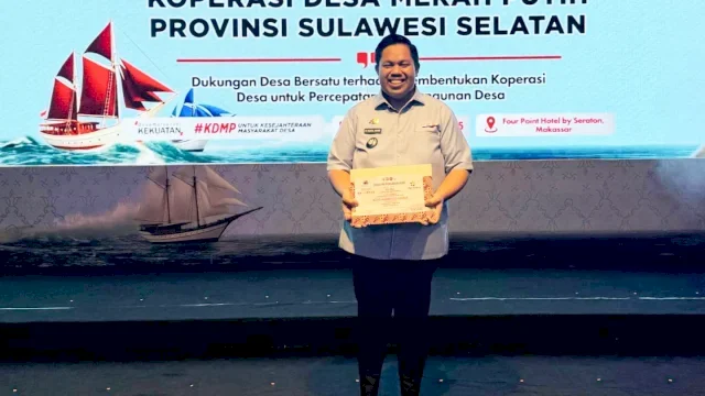 Desa Pitue Pangkep Raih Penghargaan Dari Menteri Koperasi.