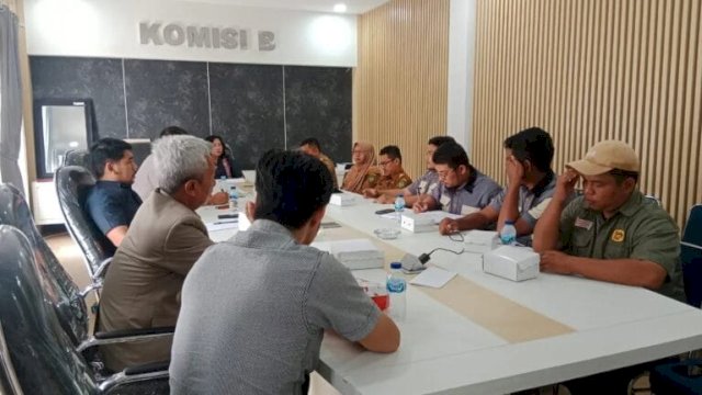 Rapat Dengar Pendapat (RDP) yang digelar oleh Komisi B DPRD Palopo.