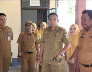 Wabup Sudirman Bungi Sidak Dua OPD Pinrang, Tekankan Disiplin Pegawai