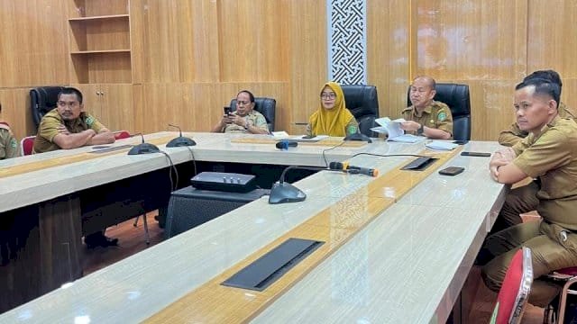 Wakil Bupati Luwu Timur, Hj. Puspawati, mengikuti Zoom Meeting yang diselenggarakan oleh Kementerian Dalam Negeri.