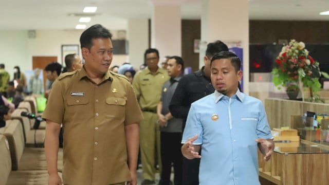 Wali Kota Parepare, Tasming Hamid, bersama Wakil Wali Kota Hermanto, kunjungan kerja di sejumlah daerah di Provinsi Jawa Timur.