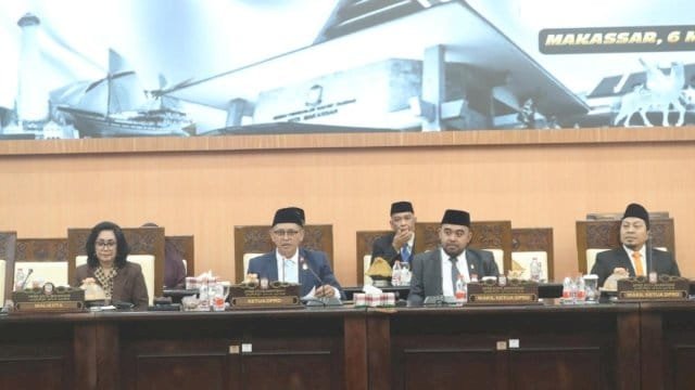 Pimpinan DPRD Makassar dalam Rapat Paripurna LKPJ Wali Kota Makassar Tahun 2024.