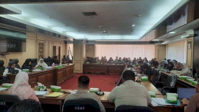 Suasana Rapat Panja DPRD Sulsel pembahasan LKPJ Gubernur Sulsel Tahun 2024.