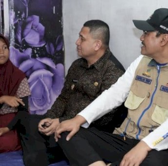 Gus Ipul Tinjau Rumah Naila yang Bikin Presiden Terharu, Pastikan Relokasi Berjalan Cepat