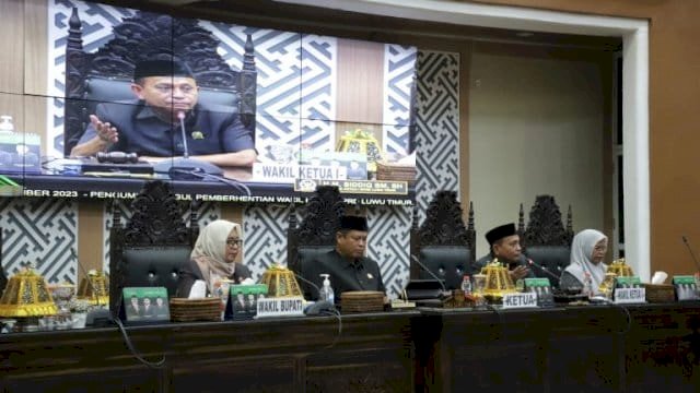 Wakil Bupati Luwu Timur, Hj. Puspawati Husler menghadiri Rapat Paripurna DPRD Luwu Timur.