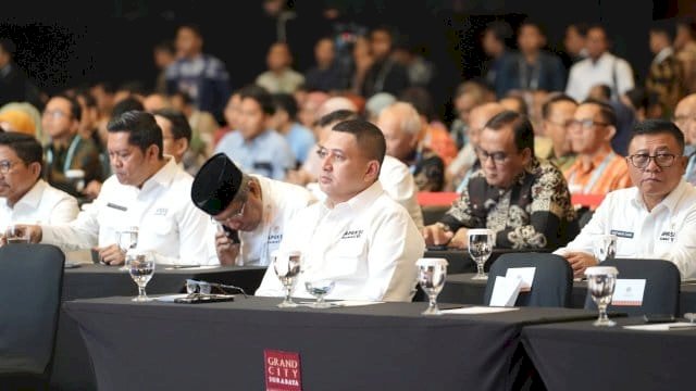 Wali Kota Makassar, Munafri Arifuddin, turut menghadiri gala Munas VII APEKSI 2025.