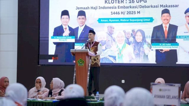 Bupati Yusran Lalogau Lepas Keberangkatan JCH asal Pangkep: Fokus Ibadah dan Jaga Kondisi