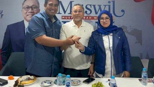 Husniah Talenrang Ketua PAN Sulsel, Chaidir Syam Sekretaris.