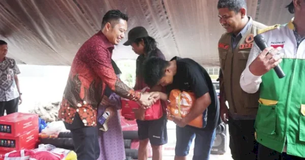 Respons Cepat Bupati Enrekang Yusuf Ritangnga: Korban Kebakaran dan Warga Dhuafa Diberi Bantuan