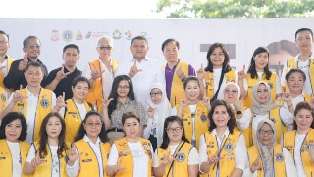 Pemkot Makassar-Lions Club Salurkan 20.000 Kacamata Gratis untuk Siswa SD dan SMP.