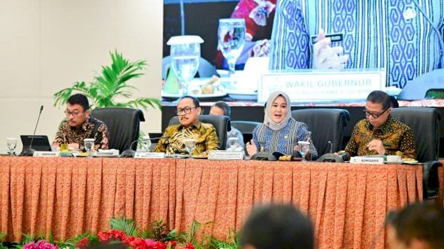 Wakil Gubernur Sulsel, Fatmawati Rusdi, menghadiri sekaligus membuka RUPS Tahunan Tahun Buku 2024 dan RUPS Luar Biasa Tahun 2025 PT Bank Sulselbar.