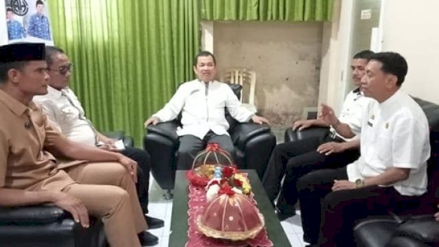 Anggota DPRD Kota Makassar Tinjau Persiapan SPMB 2025 di SMPN 18 Makassar.